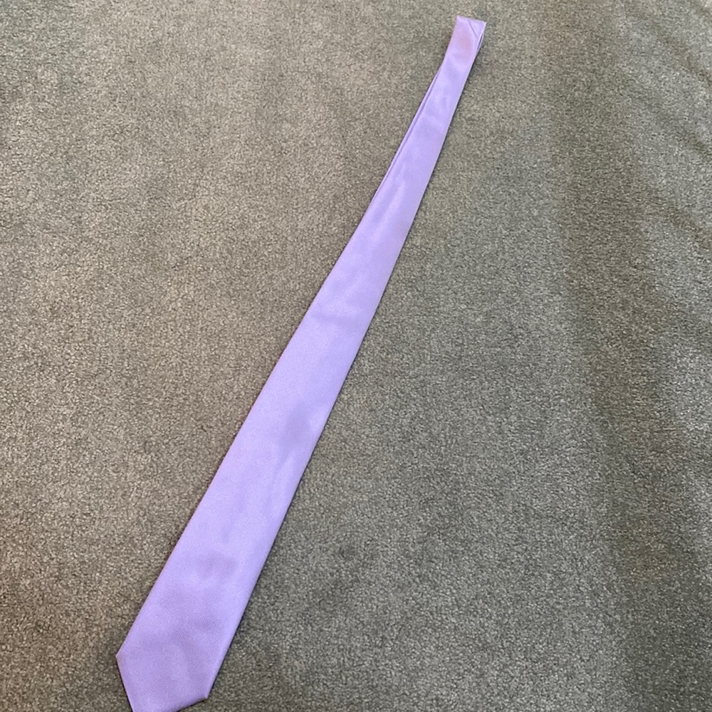 Gorgeous lavender BOSS tie